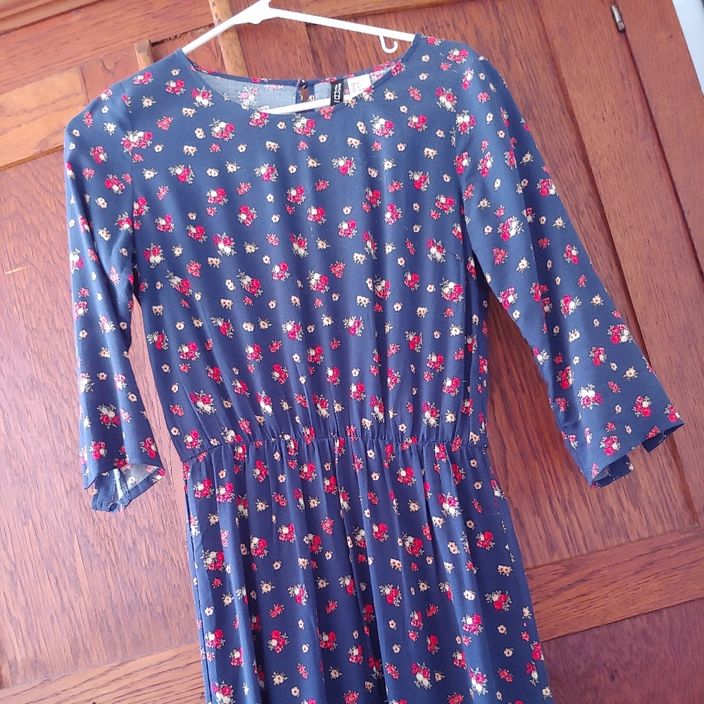 DRESS